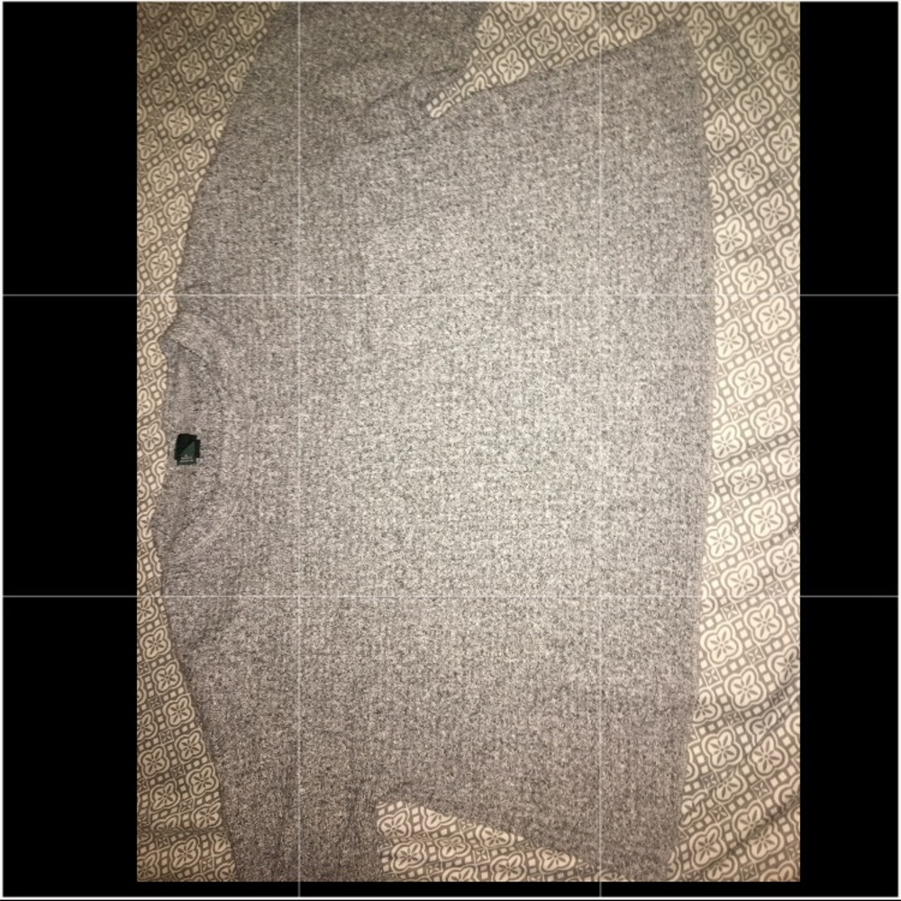 women’s grey cropped sweater